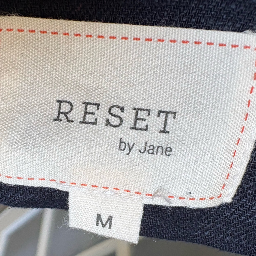 Reset by Jane - V-Neck Linen Blend Tie Back Cropped Jumpsuit - Sz Medium - Navy - Picture 5 of 7